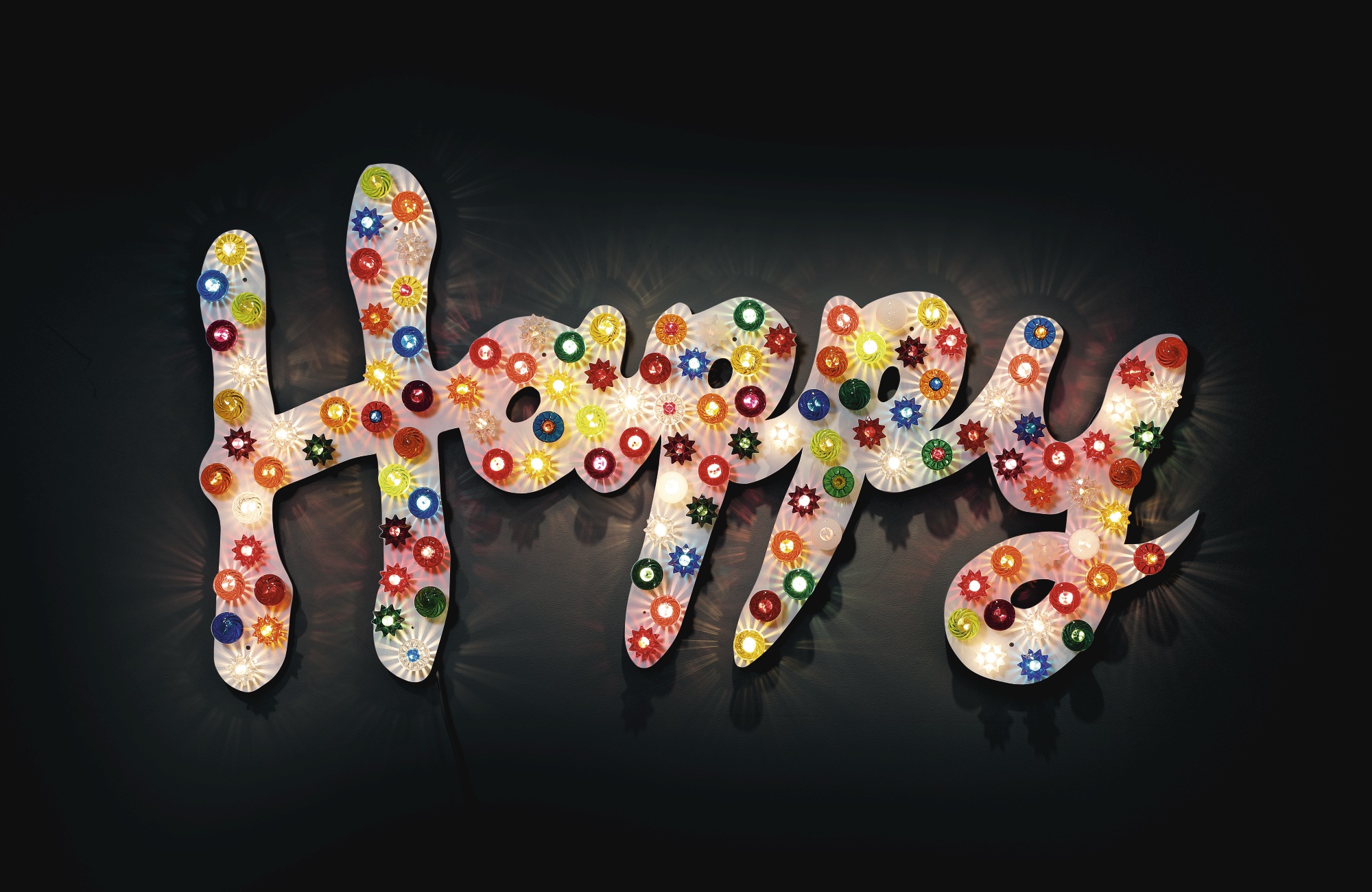 Noble & Webster, Happy, 1999. The Collection of John & Amy Phelan © Tim Noble and Sue Webster. All Rights Reserved, DACS, London/ ARS, NY 2019